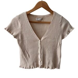 Abercrombie & Fitch cropped short sleeve button down ruffle hem sweater- xs